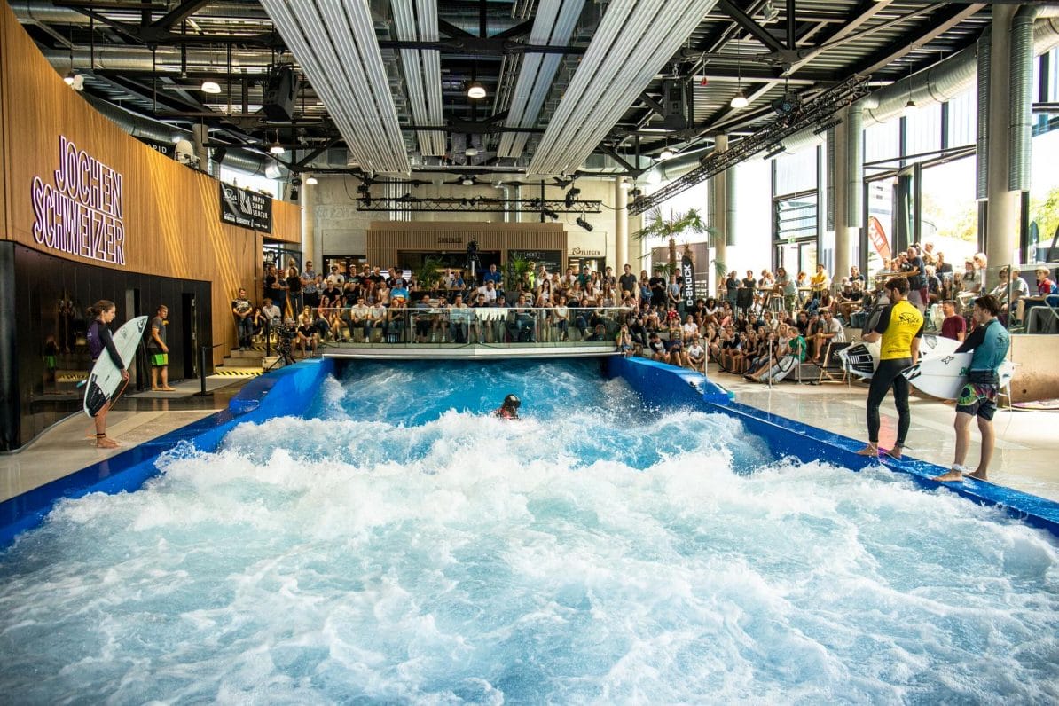 Stehende Welle Surfen in Deutschland: Die Rapid Surf League in München