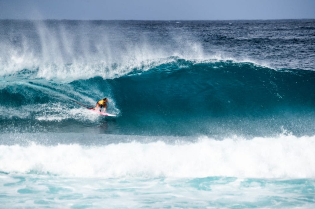 Weltmeisterschaft im Surfen: Carissa Moore in einer Pipeline Barrel